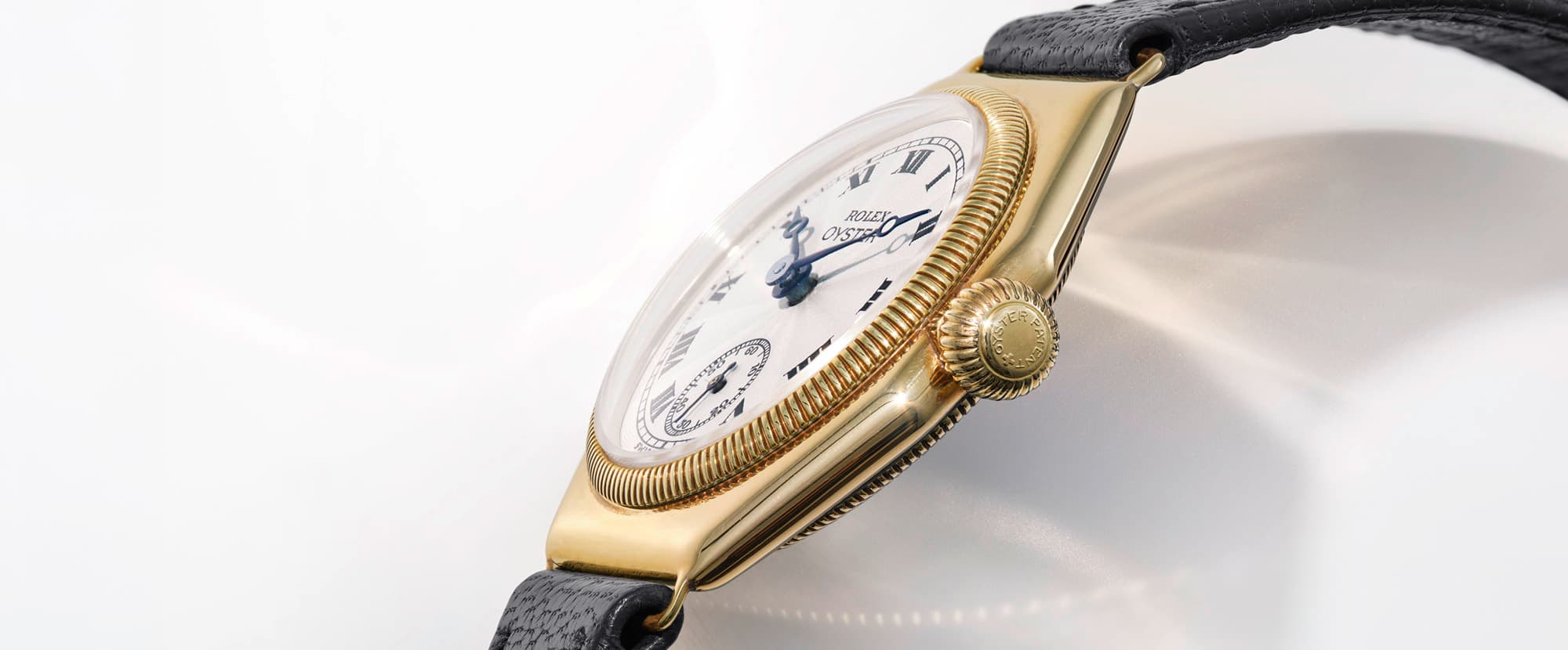 Rolex Oyster case full width detail